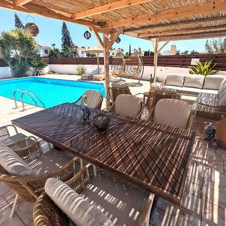 Kalmaro Bungalow, Huge Pool, Lazy Spa, Table Casa vacanze Ayia Napa