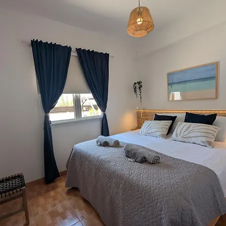 Dom wakacyjny Kalmaro Bungalow, Huge Pool, Lazy Spa, Table *
